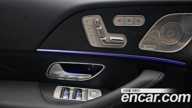 Mercedes-Benz GLE-Class 2025 — Photo 8/35