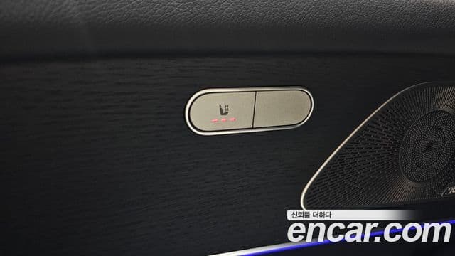 Mercedes-Benz GLE-Class 2025 — Photo 28/35