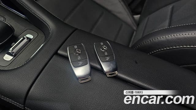 Mercedes-Benz GLE-Class 2025 — Photo 11/35