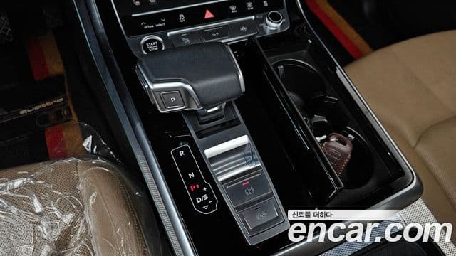 Audi Q7 2021 — ფოტო 9/20