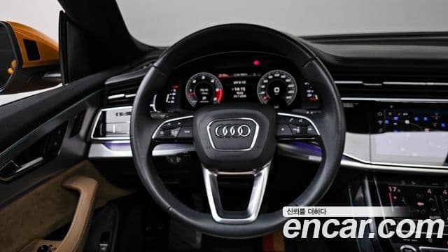 Audi Q7 2021 — ფოტო 13/20