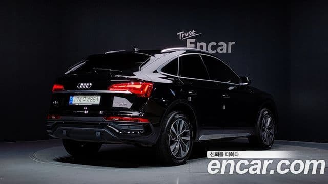 Audi Q5 2021 — ფოტო 2/20