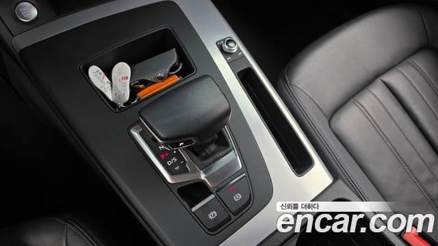 Audi Q5 2021 — ფოტო 8/20