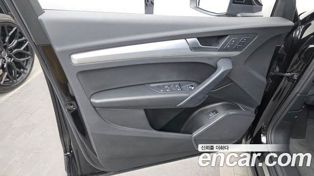 Audi Q5 2021 — Şəkil 10/32