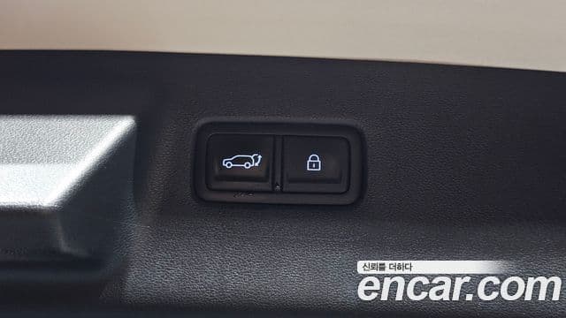 Hyundai Santa Fe 2025 — ფოტო 15/20