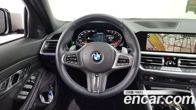 BMW 3 Series 2021 — ფოტო 13/20