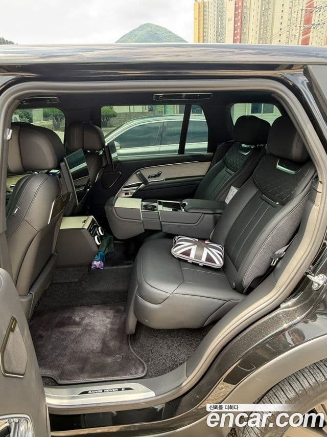 Land Rover Range Rover 2024 — фото 7 из 8