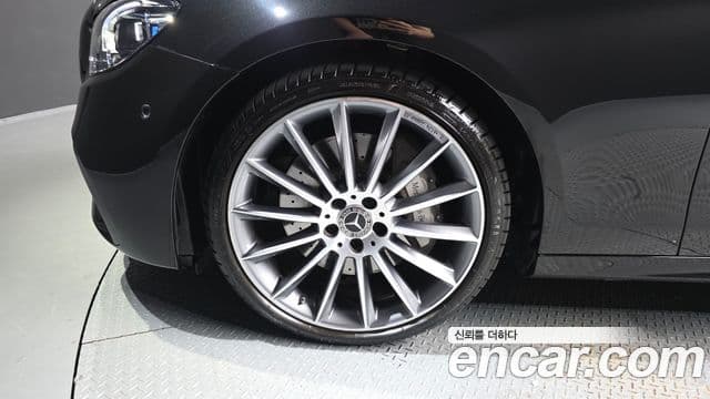 Mercedes-Benz E-Class 2022 — фото 5 из 20