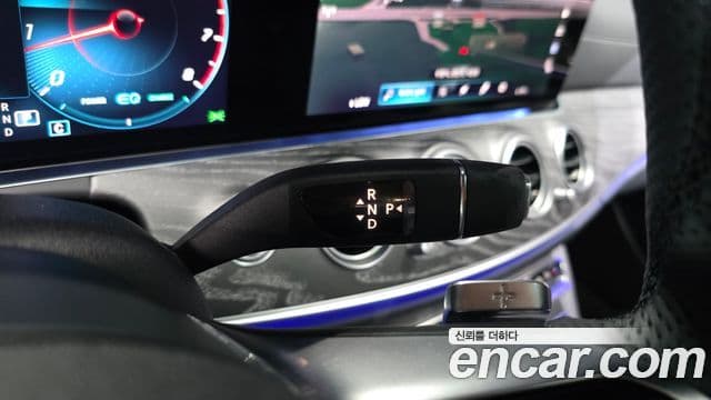 Mercedes-Benz E-Class 2022 — ფოტო 9/20