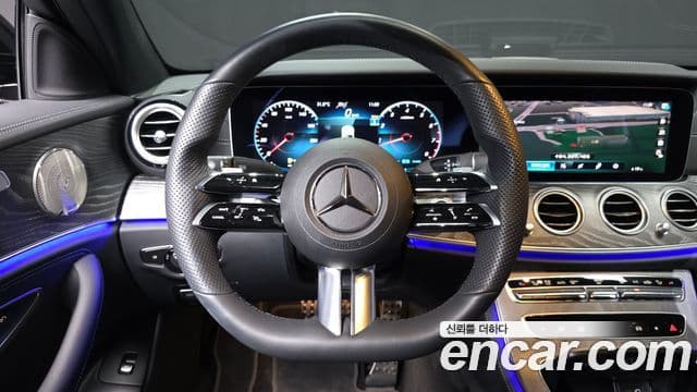 Mercedes-Benz E-Class 2022 — фото 13 из 20