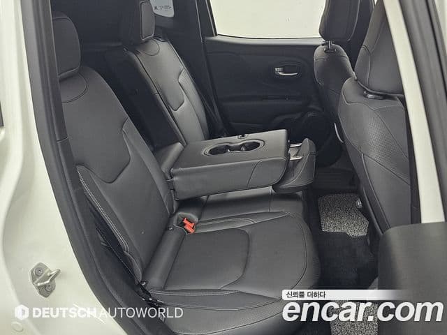 Jeep Renegade 2023 — Şəkil 12/20