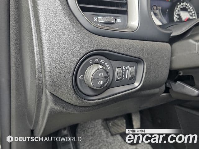 Jeep Renegade 2023 — Şəkil 16/20