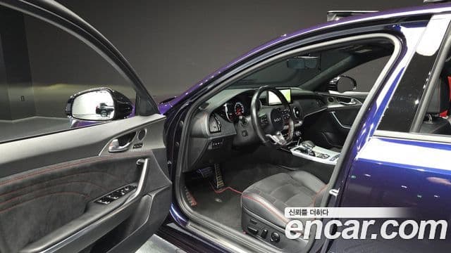Kia Stinger 2022 — Şəkil 10/20
