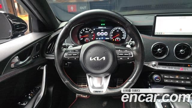 Kia Stinger 2022 — Şəkil 13/20
