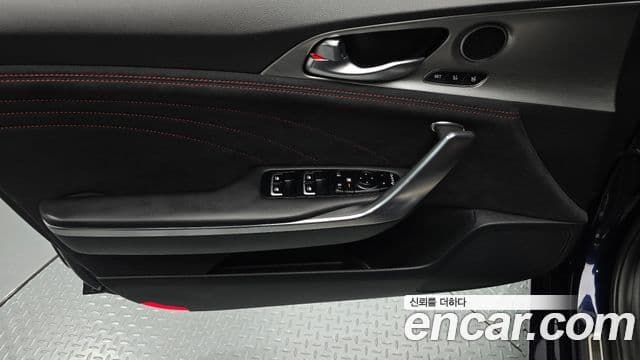 Kia Stinger Meister 2022 — Photo 20/36