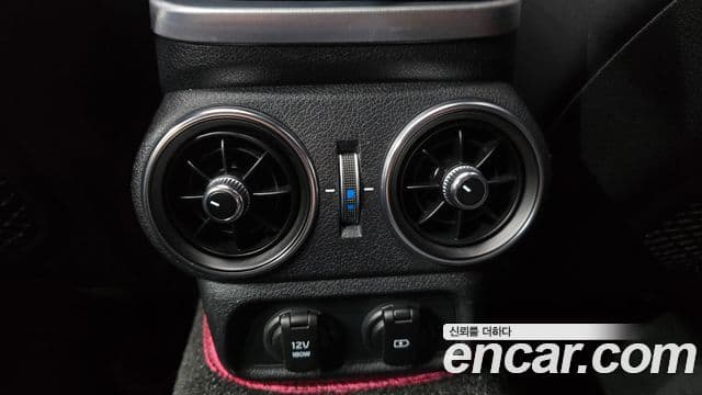Kia Stinger Meister 2022 — Photo 11/36