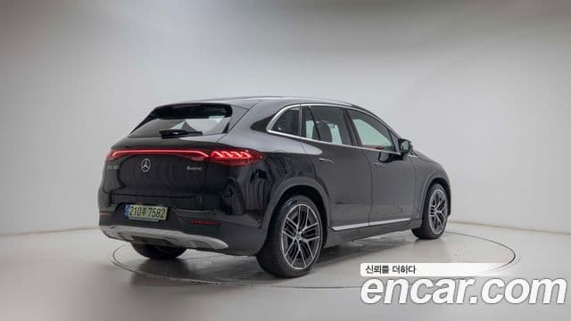 Mercedes-Benz EQE SUV 2025 — ფოტო 19/20
