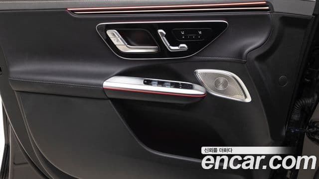 Mercedes-Benz EQE SUV 2025 — ფოტო 18/20