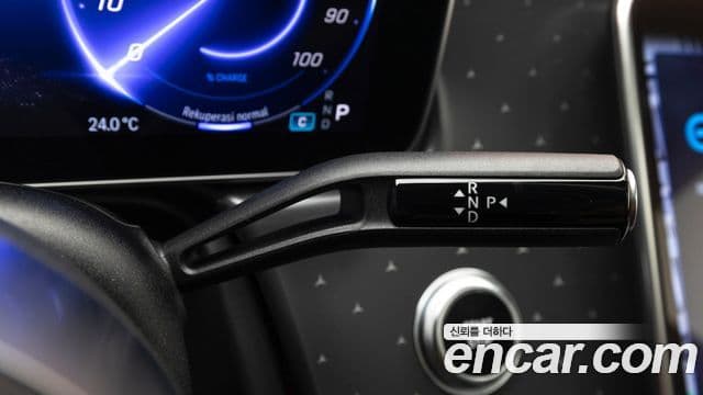 Mercedes-Benz EQE SUV 2025 — ფოტო 13/20