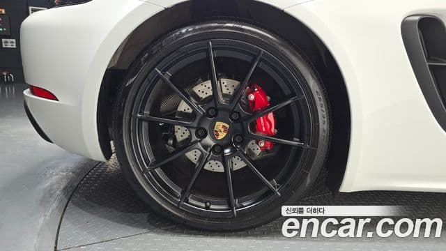 Porsche 718 Cayman 2022 — ფოტო 5/20