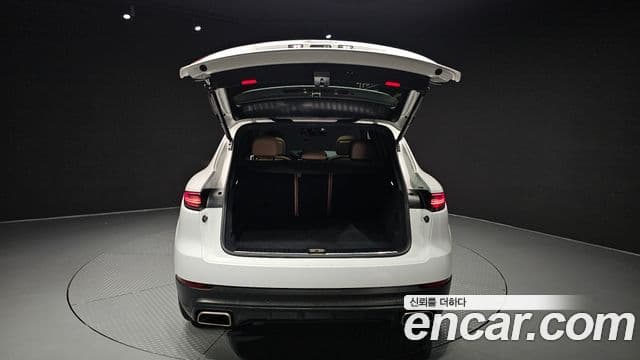 Porsche Cayenne 2020 — Photo 4/36
