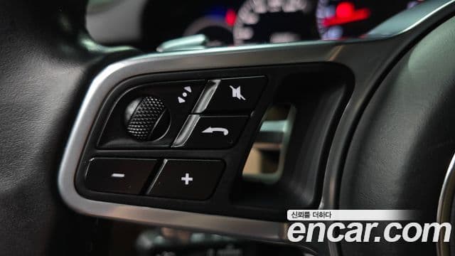 Porsche Cayenne 2020 — Photo 34/36