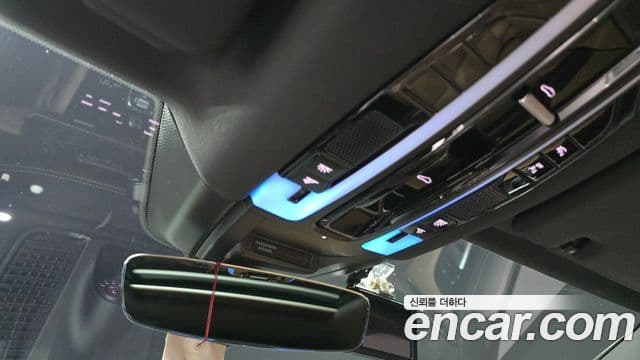 Porsche Cayenne 2020 — Photo 11/36