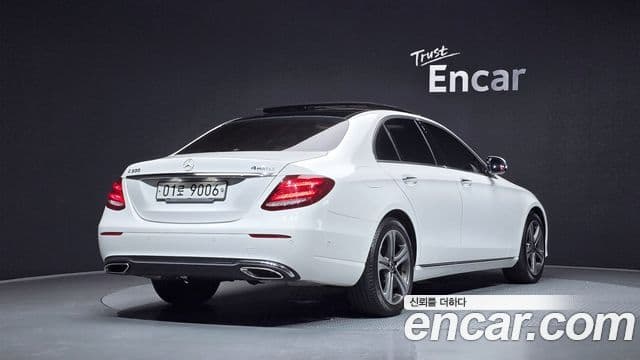 Mercedes-Benz E-Class 2018 — Фото 2/20