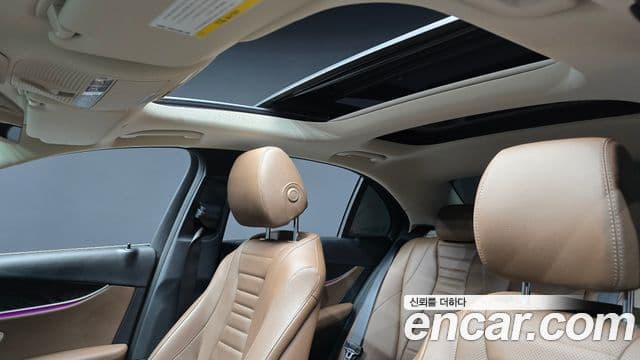 Mercedes-Benz E-Class 2018 — Фото 18/20