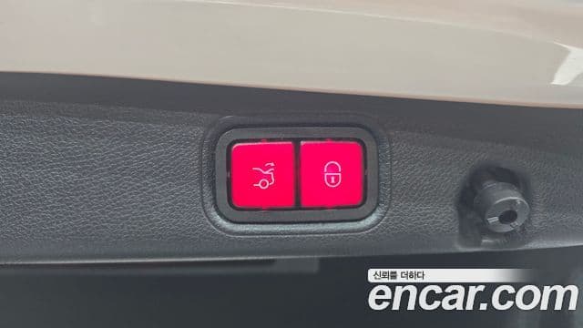 Mercedes-Benz E-Class 2018 — Фото 19/20