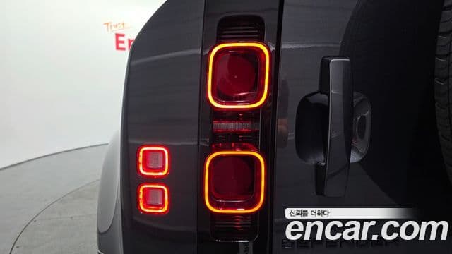 Land Rover Defender 2025 — Şəkil 19/20
