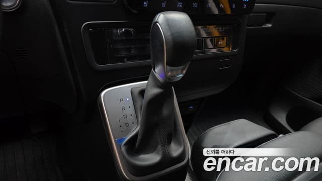 Hyundai Staria 2024 — ფოტო 9/20