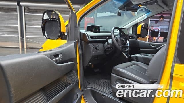 Hyundai Staria 2024 — ფოტო 10/20