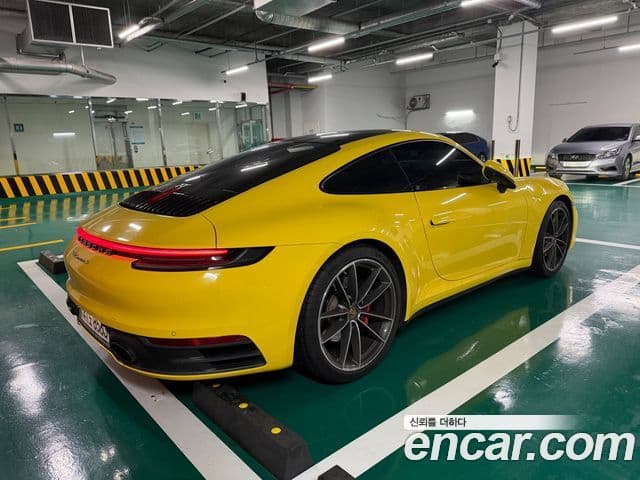 Porsche 911 2021 — Şəkil 7/19