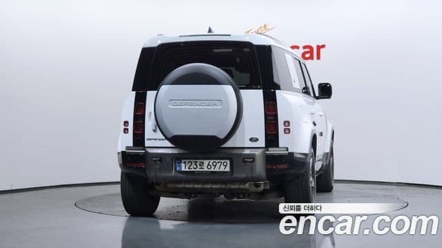 Land Rover Defender 2021 — ფოტო 3/20