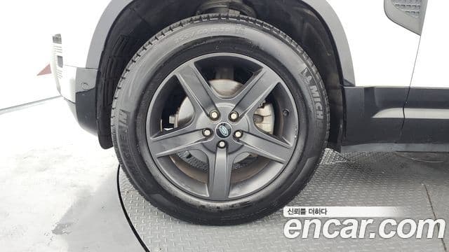 Land Rover Defender 2021 — ფოტო 4/20
