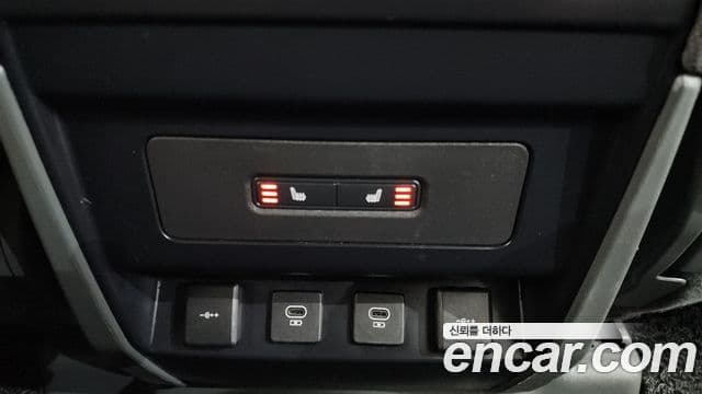 Land Rover Defender 2021 — ფოტო 12/20