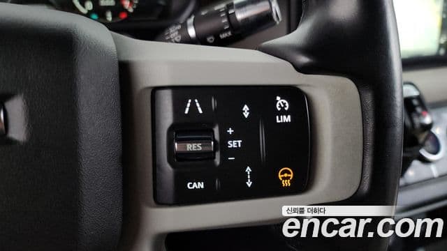 Land Rover Defender 2021 — ფოტო 19/20