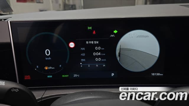 Hyundai Santa Fe 2024 — ფოტო 8/20