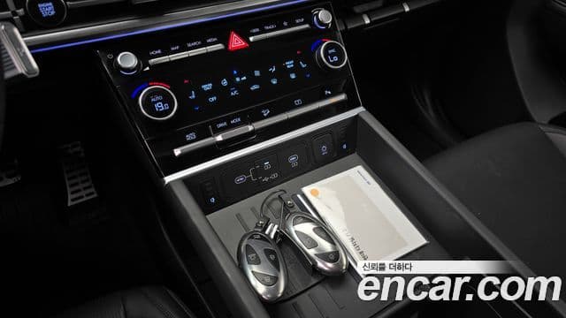 Hyundai Santa Fe 2024 — ფოტო 18/20