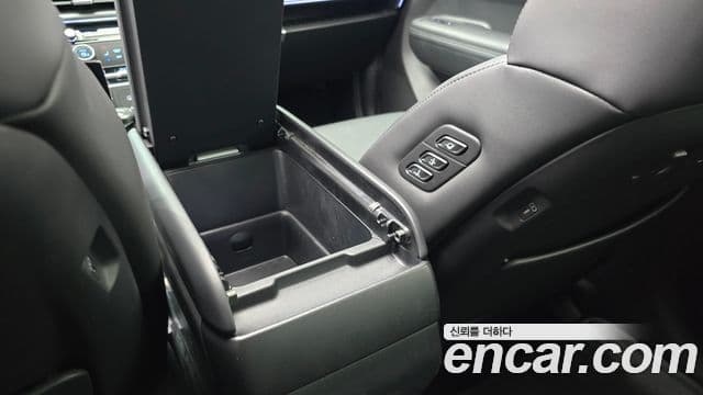 Hyundai Santa Fe 2024 — ფოტო 19/20
