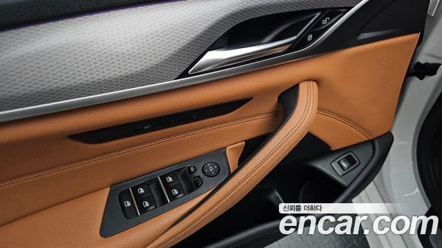 BMW 5 Series 2018 — Şəkil 18/20