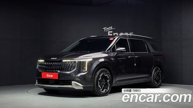 Kia Carnival 2023 — Фото 1/20