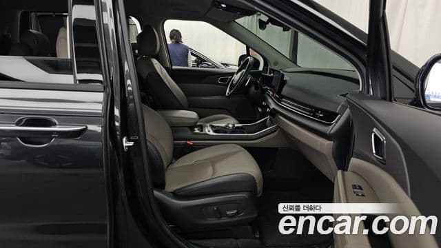 Kia Carnival 2023 — Фото 11/20