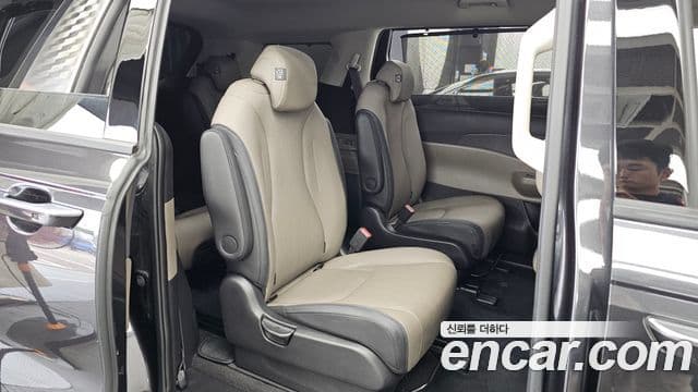 Kia Carnival 2023 — Фото 12/20