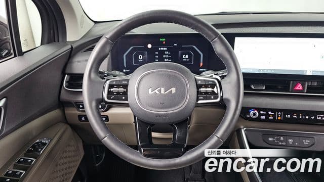 Kia Carnival 2023 — Фото 13/20