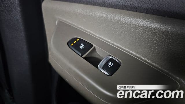 Kia Carnival 2023 — Фото 18/20