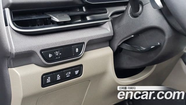 Kia Carnival 2023 — Фото 19/20