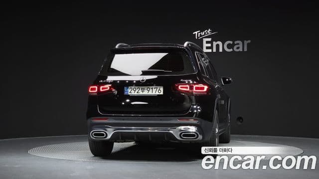Mercedes-Benz GLB-Class 2021 — ფოტო 4/20