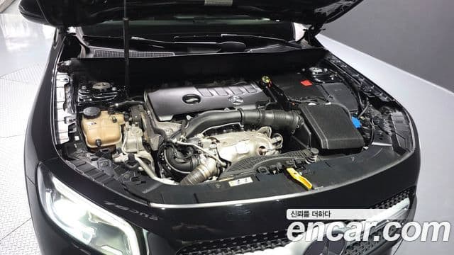 Mercedes-Benz GLB-Class 2021 — ფოტო 6/20